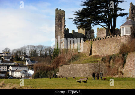 Ansicht des Laugharne Castle in Carmarthenshire, Wales UK Stockfoto