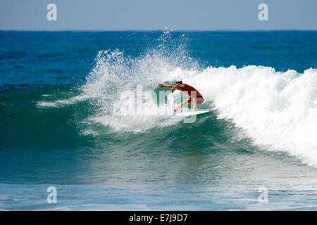 San Clemente, Kalifornien, USA. 18. Sep, 2014. Australische Tyler Wright Surfen am letzten Tag des Wettbewerbs während der ASP WCT Swatch Frauen Pro Surf Contest, befindet sich am unteren Böcke, San Clemente, CA am 18. September 2014. Bildnachweis: Benjamin Ginsberg/Alamy Live-Nachrichten Stockfoto