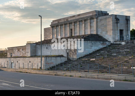 Zeppelin-Tribüne, Reste, Zeppelinfeld, Reichsparteitagsgelände, Nürnberg, Bayern, Deutschland Stockfoto