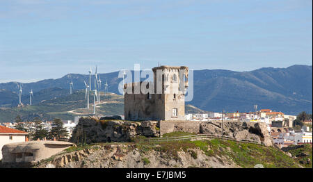 Windkraftanlagen, Castillo de Santa Catalina, Tarifa, Provinz Cádiz, Andalusien, Spanien Stockfoto