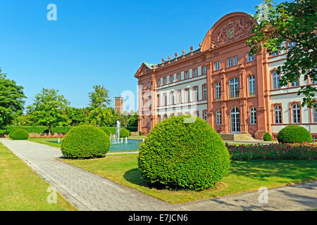 Europa, Deutschland, Rheinland-Pfalz, Burg, Zweibrücken, Zweibrücken, Gutenbergstr. Schloss des Herzogs, Wasserbecken, Quelle Stockfoto