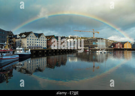 Regenbogen-Reflexion in Tromsø Stockfoto