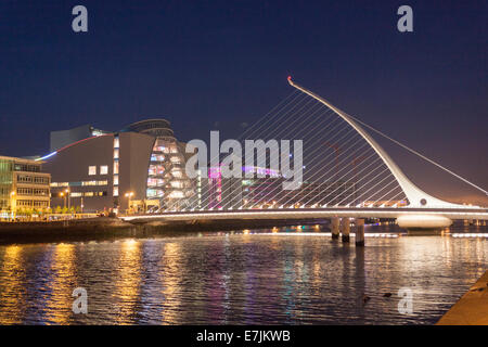 Samuel Beckett Bridge Dublin Irland über den Fluss Liffey Stockfoto