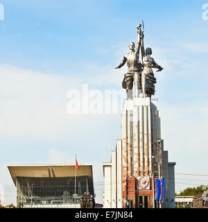 Rabochiy Skulptur ich Kolkhoznitsa (Arbeiter und Kolchos Frau) in Moskau Stockfoto