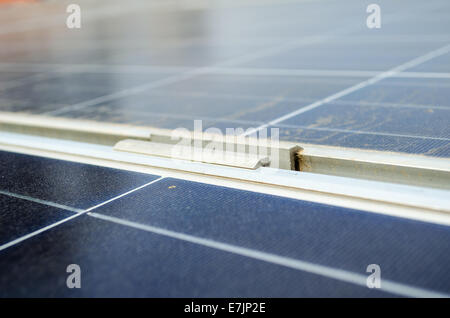 Nahaufnahme von Solar-Panel-Klemme Stockfoto