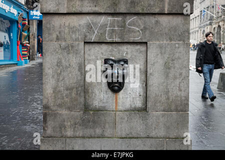 Schottisches Referendum. Ja, Graffiti auf der Royal Mile, Edinburgh Stockfoto