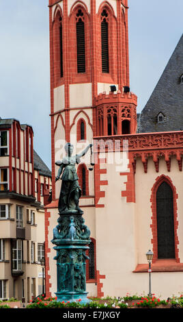 Statue der Justitia in Frankfurt, Deutschland Stockfoto