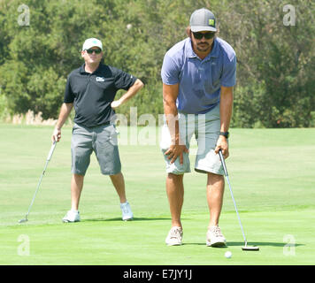 Dana Point, Kalifornien, USA. 7. Sep, 2014. -Teemu Selänne einrichtet und putts auf dem 5. grün bei der Monarch Beach Golf Links in Dana Point, Kalifornien am Sonntagmorgen, 7. September 2014. ---Anaheim Ente Mannschaftskapitän Ryan Getzlaf veranstaltete die 4. jährliche Getzlaf Golf Shootout auf der Monarch Beach Golf Links am Sonntag. Der Vorteil wird ein Heilmittel für Duchenne-Muskeldystrophie, ein Muskelschwund-Krankheit bewirken 1 bei jeder 3.500 jungen finanzieren. © David Bro/ZUMA Draht/Alamy Live-Nachrichten Stockfoto