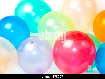 Nahaufnahme von Luftballons in verschiedenen Farben Stockfoto