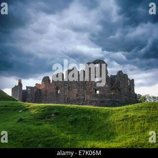 Erbaut im Jahre 1090, Burgruine im Dorf Brough, Cumbria, England Stockfoto