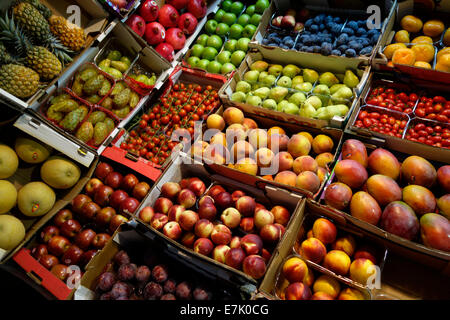 Obst-stand auf dem Carmel-Markt in Tel Aviv Israel Stockfoto