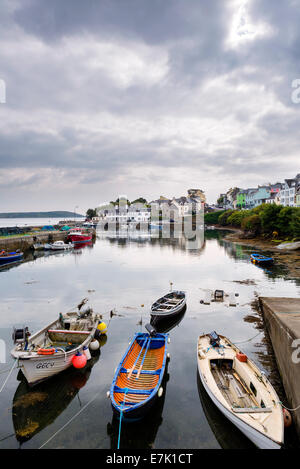 Der malerische Hafen von Roundstone, Connemara, County Galway, Irland Stockfoto