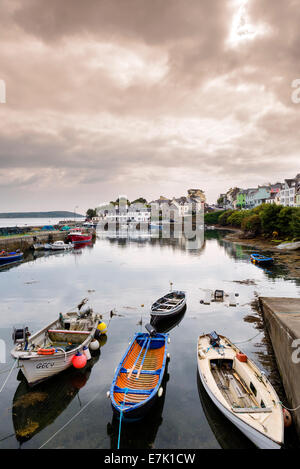 Der malerische Hafen von Roundstone, Connemara, County Galway, Irland Stockfoto