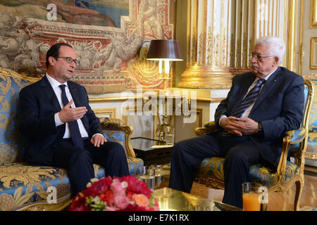 Paris, Paris, Frankreich. 19. Sep, 2014. Französische Präsident Francois Hollande trifft sich mit palästinensischen Präsidenten Mahmoud Abbas im Elysee Präsidentenpalast am 19. September 2014 in Paris, im Rahmen des zweitägigen Besuch Abbas in Frankreich. Abbas ist in Paris, bevor Sie sich nach New York, wo er der UN-Generalversammlung, öffnet am 24. September, sein Sprecher Nabil Abu Rudeina Credit sagte teilnehmen werden: Thaer Ganaim/APA Bilder/ZUMA Draht/Alamy Live News Stockfoto