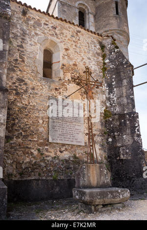 Die Kirche von Oradour-Sur-Glane 1944 von Waffen-SS im 2. Weltkrieg als Repressalien gegen Widerstand Tätigkeit zerstört Stockfoto