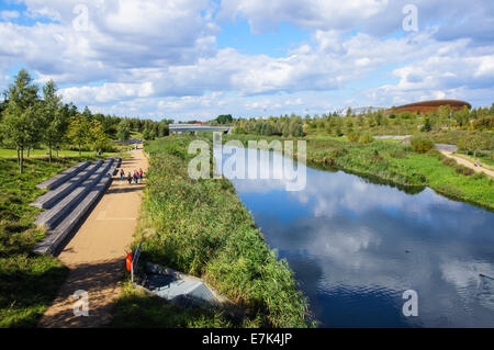 River Lea im Queen Elizabeth Olympic Park London England Vereinigtes Königreich Großbritannien Stockfoto