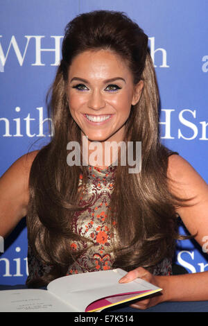 Milton Keynes, Bucks, UK. 19. September 2014.  'Geordie Shore' star Vicky Pattison bei einer Unterzeichnung ihrer Autobiographie "Nothing But The Truth" bei WH Smith auf 19. September 2014 in Milton Keynes, England Credit: KEITH MAYHEW/Alamy Live News Stockfoto