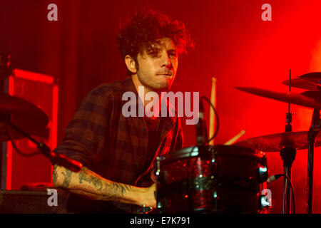 Cesare Petulicchio von Bud Spencer Blues Explosion führt live auf der Bühne des "Star 2014 Free Festival", bei Moncalieri, Turin. © Andrea Kätzchen/Pacific Press/Alamy Live-Nachrichten Stockfoto