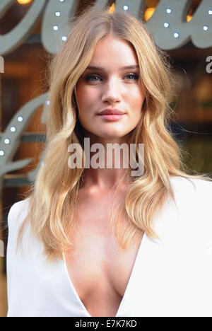 London, UK, UK. 19. Sep, 2014. Schauspielerin Model ROSIE HUNTINGTON-WHITELEY besucht Coca-Cola Leben starten. © Ferdaus Shamim/ZUMA Draht/Alamy Live-Nachrichten Stockfoto