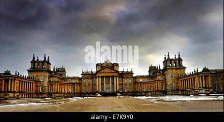 Blenheim Palace, monumentale, Country House, Woodstock, Oxfordshire, England, Residenz der Herzöge von Marlborough, nicht-Royal, nicht-episcopal, Land, Haus, Palast, dem Geburtsort, Sir Winston Churchill, barocke Architektur, berühmte Tapisserie, Blenheim, Stockfoto