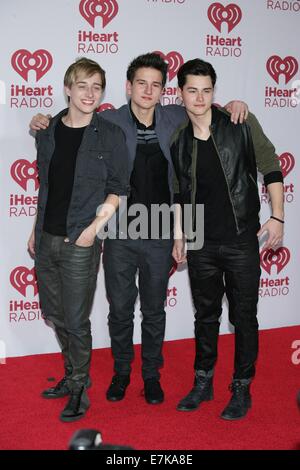 Las Vegas, NV, USA. 19. Sep, 2014. Riley McDonough, Connor McDonough, Toby McDonough der Band bevor Sie Ausfahrt in die Teilnehmerliste für 2014 iHeartRadio Music Festival - fr Teil 2, MGM Grand Garden Arena, Las Vegas, NV 19. September 2014. Bildnachweis: James Atoa/Everett Collection/Alamy Live-Nachrichten Stockfoto