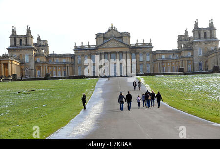 Blenheim Palace ist ein monumentales Landhaus befindet sich in Woodstock, Oxfordshire, England, Residenz der Herzöge von Marlborough Stockfoto