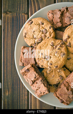 die chocolate Cookies auf Platte Stockfoto