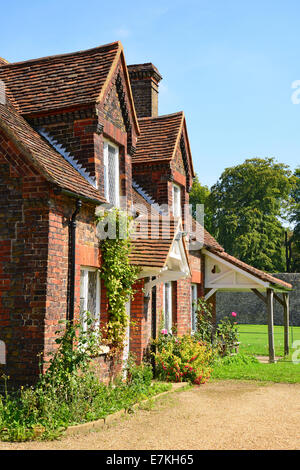 19. Jahrhundert Keeper Haus, Berkhamsted Castle, Berkhamsted, Hertfordshire, England, Vereinigtes Königreich Stockfoto