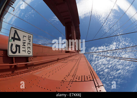 Fisheye Blick auf die Golden Gate Bridge, San Francisco, Kalifornien. Stockfoto