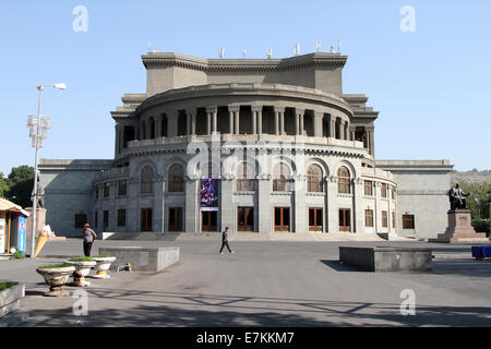 Der Yerevan Theater für Oper und Ballett, in zentralen Yerevan, Armenien, am Montag, 15. September 2014. Stockfoto