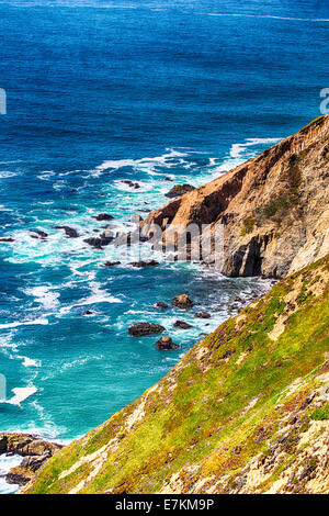 Blick auf die Felsen und Klippen der Küste von Point Reyes. Califonia. Stockfoto
