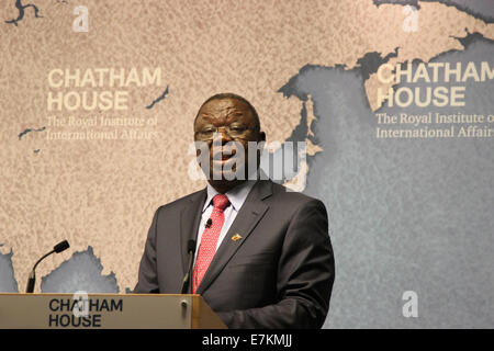 Morgan Tsvangirai, ehemalige PM von Simbabwe und Führer der Bewegung für demokratischen Wandel, hält eine Rede bei Chatham House. Stockfoto