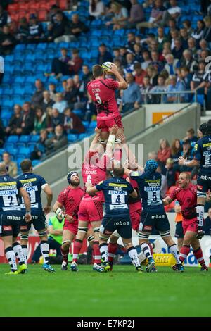 Salford, UK. 20. Sep, 2014. Aviva Premiership. Sale Sharks im Vergleich zu London Welsh. London Welsh sperren James Down. Bildnachweis: Aktion Plus Sport/Alamy Live-Nachrichten Stockfoto