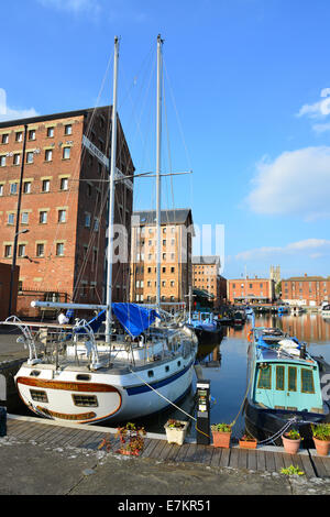 Boote vor Anker in Gloucester Docks, Gloucester, Gloucestershire, England, Vereinigtes Königreich Stockfoto