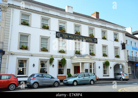 18. Jahrhundert "The Wellington Hotel', Bollwerk, Brecon, Brecon Beacons National Park, Powys, Wales, Vereinigtes Königreich Stockfoto