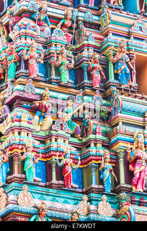 Architektonische Details von Sri Mahamariamman Tempel in der Nähe von Chinatown in Kuala Lumpur, Malaysia. Stockfoto