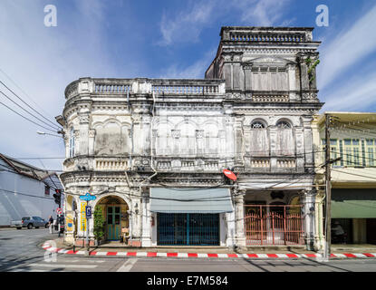 Chinesisch-portugiesischen Stil Gebäude in Phuket Altstadt, jetzt verwendet Pirrera Cafe, Phuket Town, Insel Phuket, Thailand Stockfoto