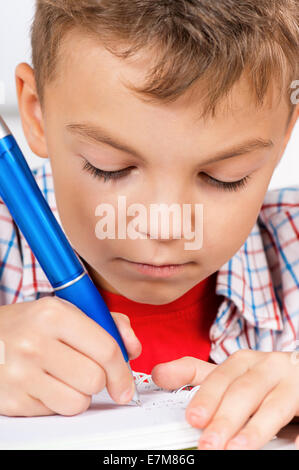 Boy Hausaufgaben Stockfoto