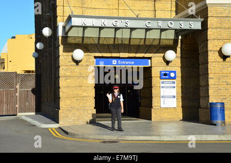 Kings Cross in der Winkelgasse in die Zauberwelt von Harry Potter Expansion in den Universal Studios Orlando, Florida, USA. Stockfoto