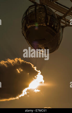 London Eye-Pod teilweise Silhouette von der untergehenden Sonne Stockfoto