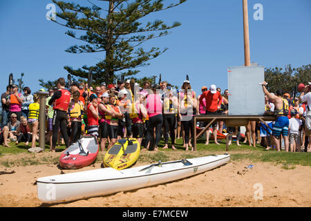 Sydney, Australien. 21. Sep, 2014. Teilnehmer können Paddleboards, Ocean-Kajaks und Ausleger. Moderiert wird die Veranstaltung durch die Newport Kinghorn Surf Racing Academy. Bildnachweis: Martin Beere/Alamy Live News Stockfoto