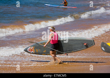 Sydney, Australien. 21. Sep, 2014. Teilnehmer können Paddleboards, Ocean-Kajaks und Ausleger. Moderiert wird die Veranstaltung durch die Newport Kinghorn Surf Racing Academy. Bildnachweis: Martin Beere/Alamy Live News Stockfoto