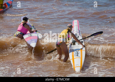 Sydney, Australien. 21. Sep, 2014. reef2 Riff Ozean Paddel aus langen Riff nach Newport Beach, Sydney. Teilnehmer können Paddleboards, Ocean-Kajaks und Ausleger. Moderiert wird die Veranstaltung durch die Newport Kinghorn Surf Racing Academy. Bildnachweis: Martin Beere/Alamy Live News Stockfoto