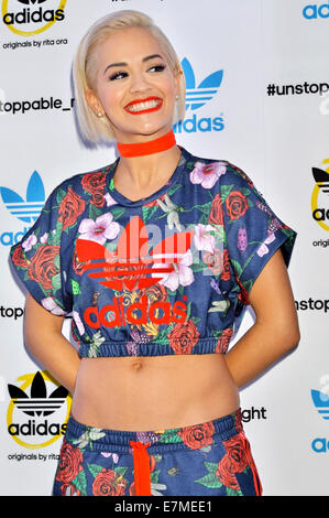 Tokio, Japan. 19. Sep, 2014. Sängerin Rita Ora besucht die Veranstaltung "Adidas Originals by Rita Ora" am 19. September 2014 in Tokio, Japan. / Picture Alliance © Dpa/Alamy Live-Nachrichten Stockfoto