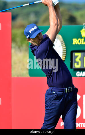 Newport, Wales, UK. 21. September 2014. Gregory Havret aus Frankreich Abschlag am 1. am letzten Tag des Wales Open. Robert Timoney/AlamyLiveNews Stockfoto