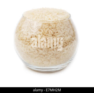 Reis in Glasschale isoliert auf weißem Hintergrund Stockfoto