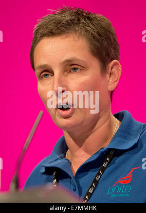 Manchester, UK. 21. Sep, 2014. Kate Osborne von Unite, befasst sich das Auditorium am ersten Tag von der Labour Party Jahreskonferenz statt auf Manchester Central Convention Complex Credit: Russell Hart/Alamy Live News. Stockfoto