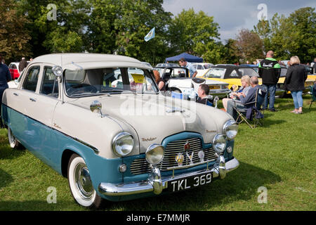 Ford Zephyr Zodiac MK1 an der St Christophers Hospiz Classic Car Show in Orpington, Kent stattfand Stockfoto