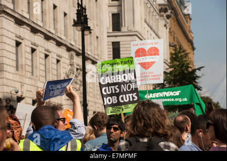 London, UK. 21. Sep, 2014. Demonstranten halten Plakate empor auf den Klimawandel Demonstration, London, 21. September 2014. Bildnachweis: Sue Cunningham fotografischen/Alamy Live-Nachrichten Stockfoto