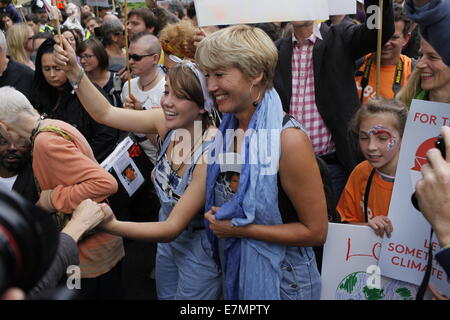 London, UK. 21. Sep, 2014. Emma Thompson schließt sich Tausende von Menschen nehmen auf den Straßen von London für die Völker Klima März. Stockfoto